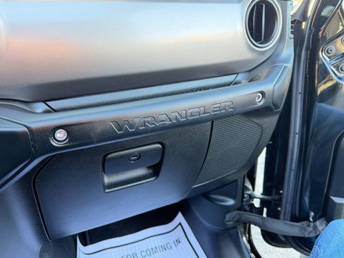 Used 2019 Jeep Wrangler Unlimited Sport S image 52