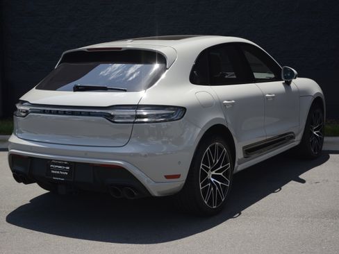 Certified 2026 Porsche Macan Turbo AWD/4WD image 7