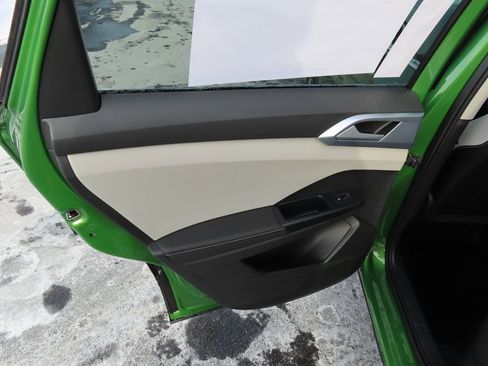 New 2026 Volkswagen Taos SE image 25