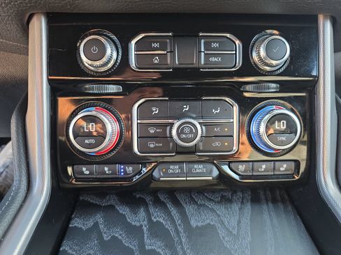 Used 2023 GMC Yukon Denali AWD/4WD image 21