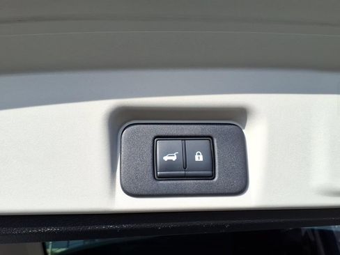 Used 2024 Nissan Ariya FWD image 6