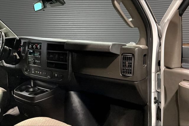 Used 2021 Chevrolet Express 2500 LT w/ LT Preferred Equipment Group RWD image 20