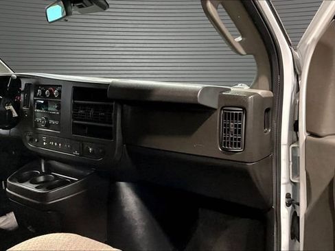 Used 2021 Chevrolet Express 2500 LT w/ LT Preferred Equipment Group RWD image 20