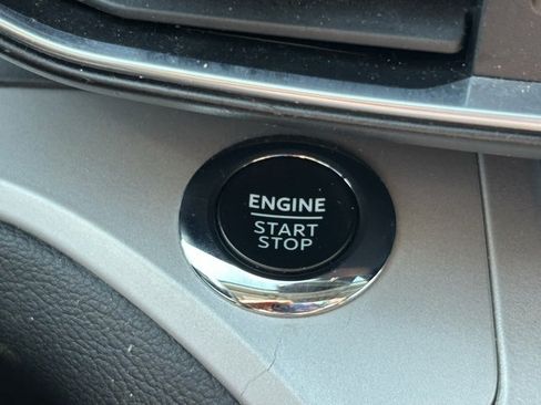 Used 2023 Ford Explorer XLT w/ Equipment Group 202A image 27