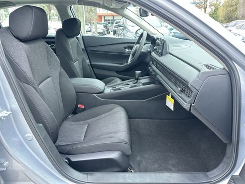 Used 2025 Honda Accord SE image 17
