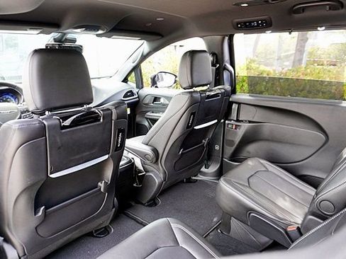 New 2026 Chrysler Pacifica Select AWD/4WD image 20