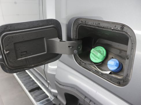 Used 2023 Ford F350 Lariat image 33