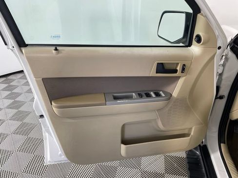 Used 2009 Ford Escape XLT FWD image 14