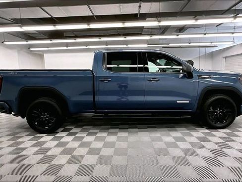 Used 2024 GMC Sierra 1500 Elevation w/ LPO, Elevation Black Package AWD/4WD image 15