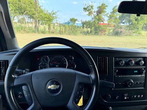 Used 2021 Chevrolet Express 2500 w/ Driver Convenience Package RWD image 17