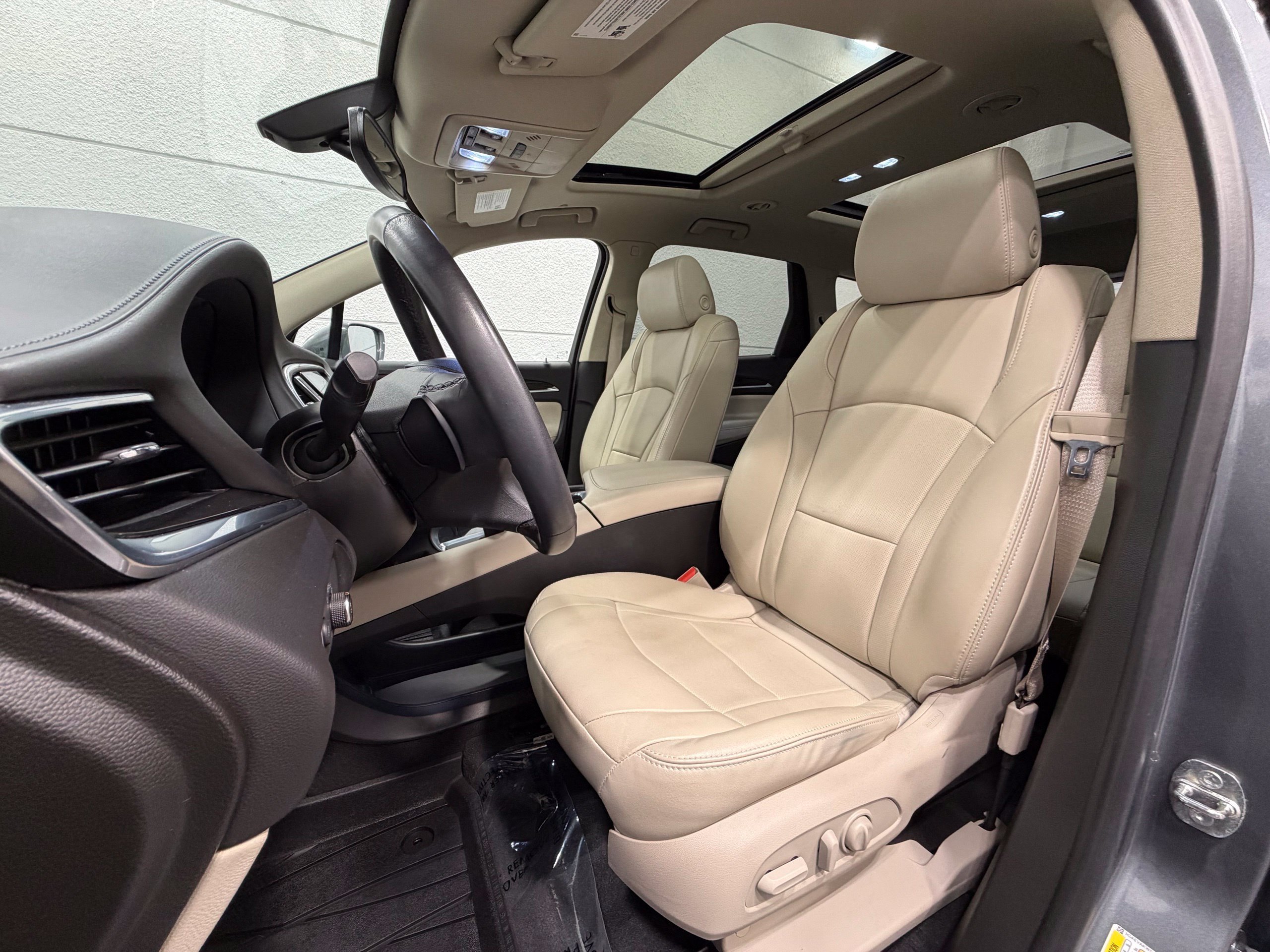 Used 2020 Buick Enclave Essence w/ Sound and Sites Package AWD/4WD image 21