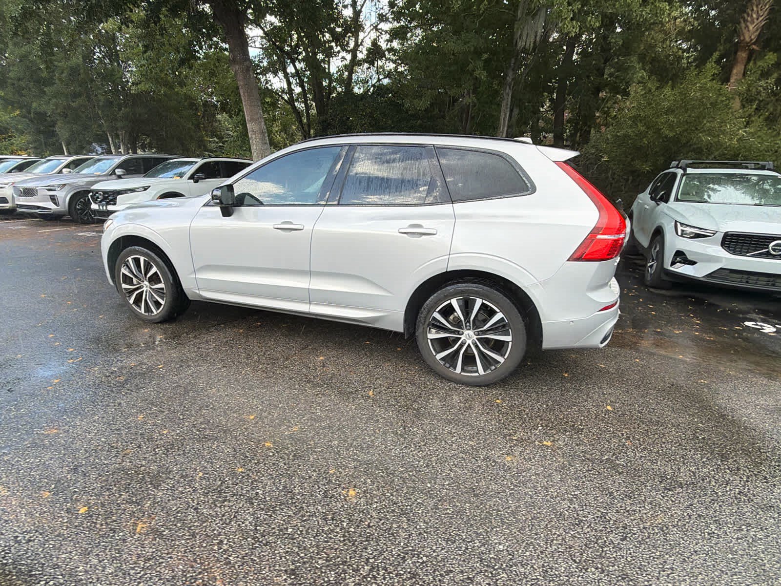 Used 2024 Volvo XC60 B5 Plus w/ Protection Package Premier AWD/4WD image 12