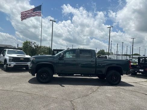 New 2026 Chevrolet Silverado 2500 ZR2 w/ LPO, Dark Essentials Package AWD/4WD image 6