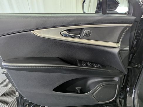 Used 2019 Lincoln Nautilus Premier AWD/4WD image 15