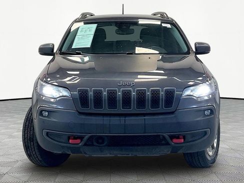 Used 2019 Jeep Cherokee Trailhawk AWD/4WD image 2