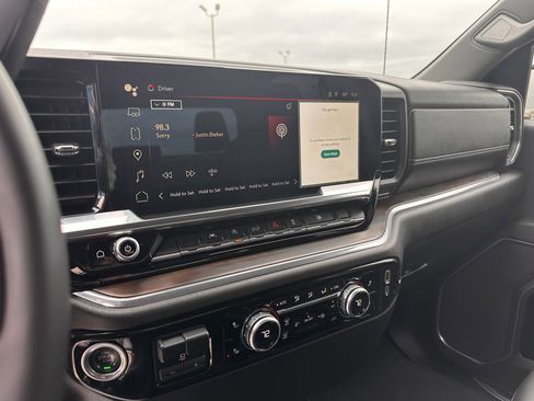 Used 2025 GMC Sierra 1500 SLT image 26