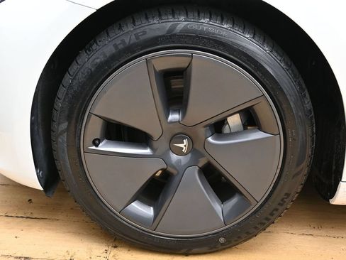 Used 2023 Tesla Model 3 Standard Range RWD image 10