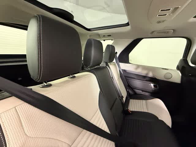 New 2026 Land Rover Discovery Limited Edition AWD/4WD image 28