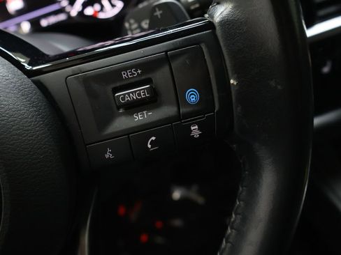 Used 2022 Nissan Pathfinder SV AWD/4WD image 21