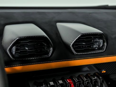 Used 2022 Lamborghini Huracan STO image 28