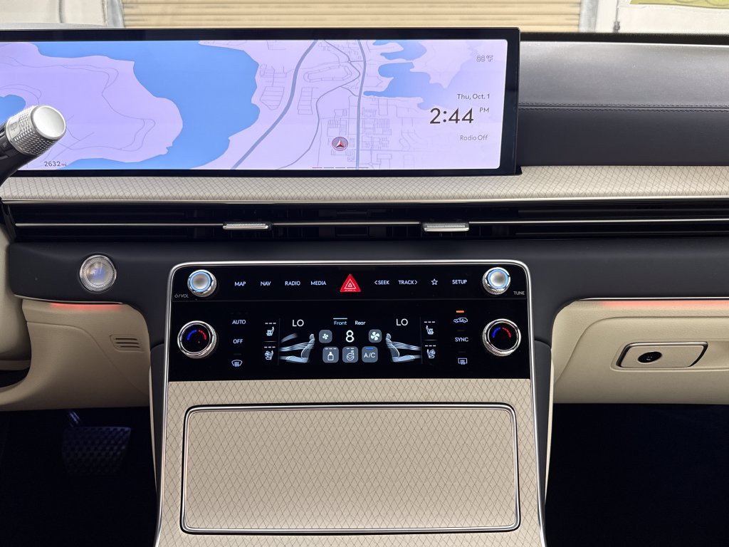 Certified 2025 Genesis GV80 3.5T Prestige AWD/4WD image 22