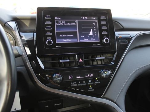 Used 2023 Toyota Camry SE image 16