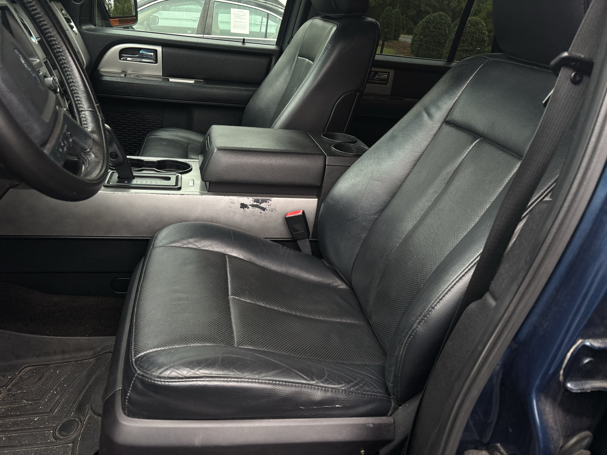 Used 2017 Ford Expedition XLT w/ Equipment Group 202A RWD image 7