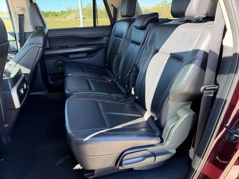 Used 2024 Ford Expedition Max XLT image 13