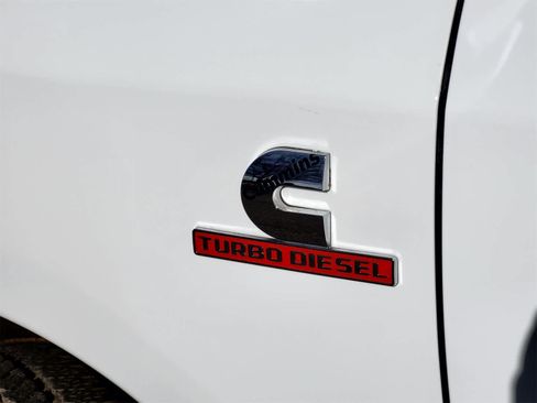 Used 2024 RAM 2500 Laramie image 12