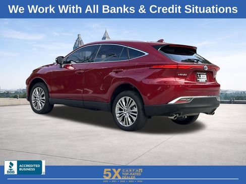 Used 2023 Toyota Venza XLE image 25