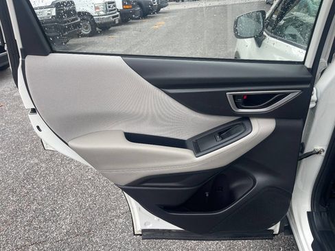 Used 2023 Subaru Forester Base AWD 4dr Crossover image 29