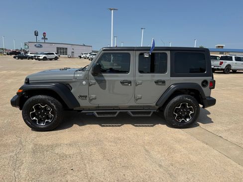 Used 2021 Jeep Wrangler Unlimited Sport AWD/4WD image 8