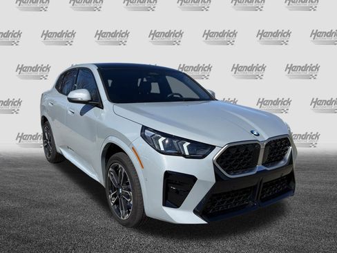 Certified 2025 BMW X2 xDrive28i image 2