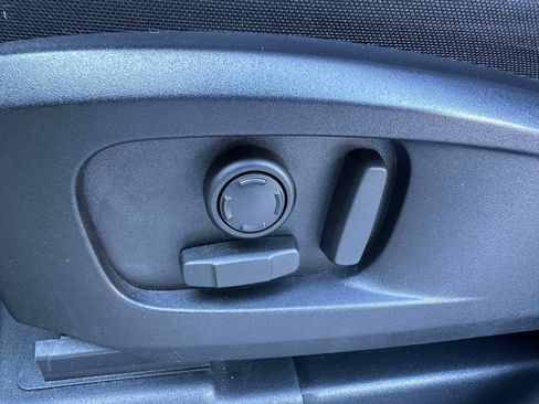 Used 2025 Land Rover Defender 110 S image 18