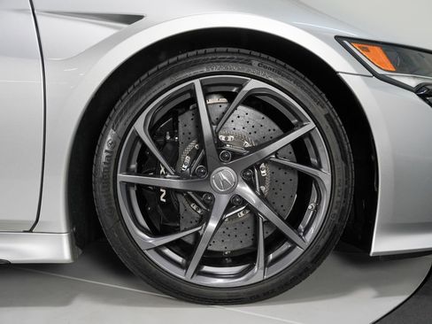 Used 2017 Acura NSX image 27