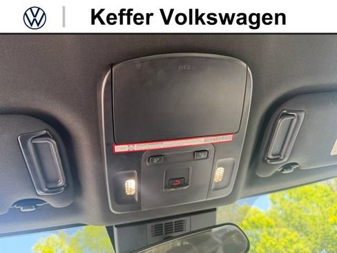 Used 2025 Toyota Camry SE FWD image 25