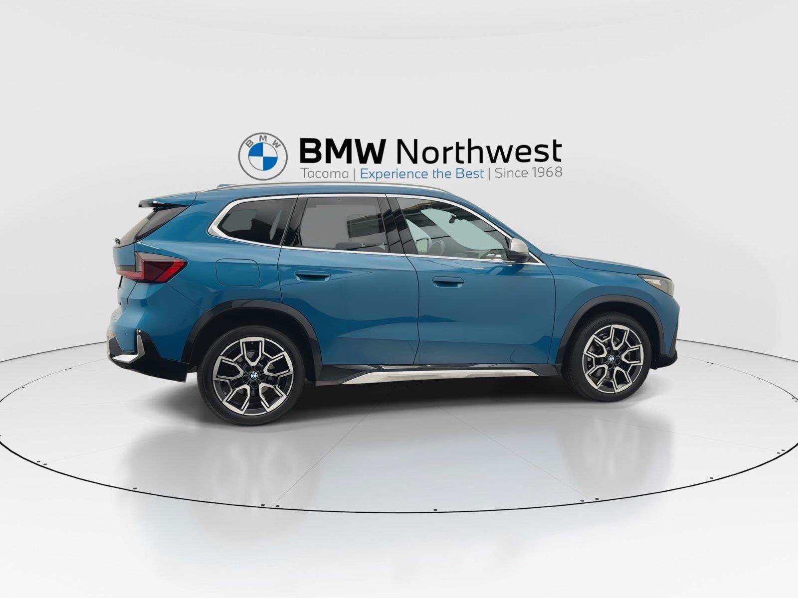 Used 2024 BMW X1 xDrive28i w/ Convenience Package AWD/4WD image 2