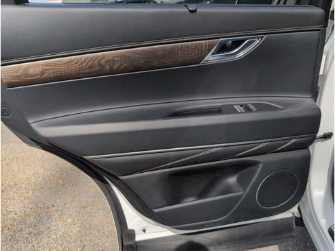 Used 2024 Genesis GV80 2.5T image 32