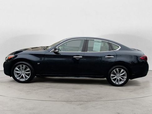 Used 2019 INFINITI Q70 Luxe image 2