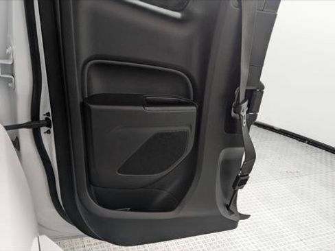 Used 2022 Chevrolet Colorado LT w/ Fleet Safety Package RWD image 18