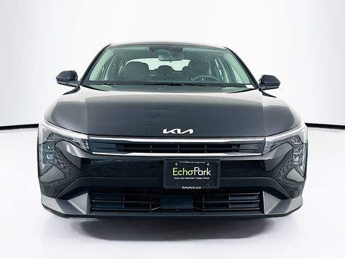 Used 2025 Kia K4 FWD image 2