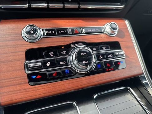Used 2023 Lincoln Aviator Reserve w/ Equipment Group 201A image 44