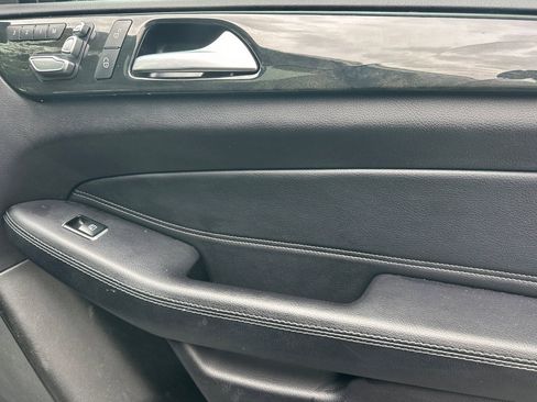 Used 2017 Mercedes-Benz GLS 450 4MATIC image 23