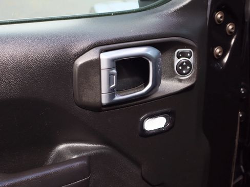 Used 2020 Jeep Wrangler Unlimited Sport S AWD/4WD image 17