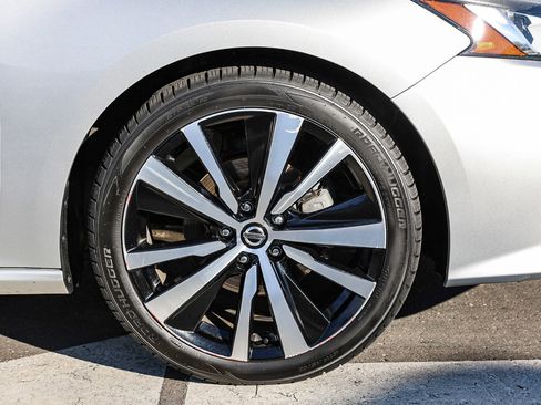 Used 2020 Nissan Altima 2.5 SR image 28