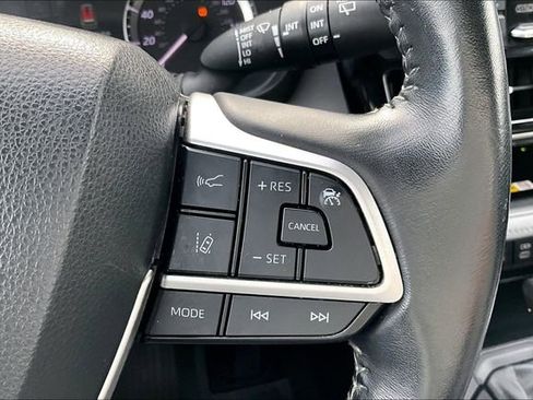 Used 2023 Toyota Highlander XLE image 14