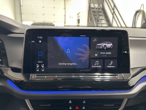 Certified 2025 Volkswagen Atlas Peak Edition SE image 60