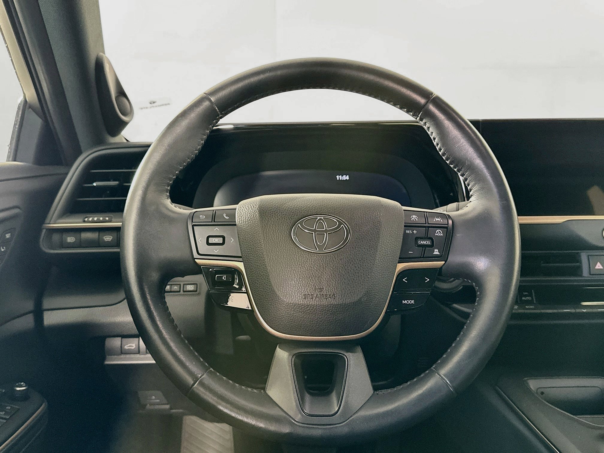 Used 2023 Toyota Crown AWD/4WD image 18