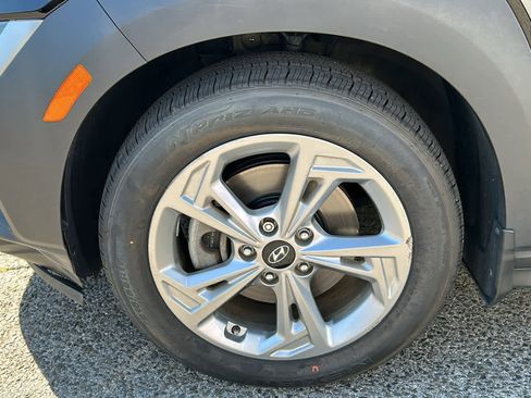 Used 2023 Hyundai Kona SEL image 4