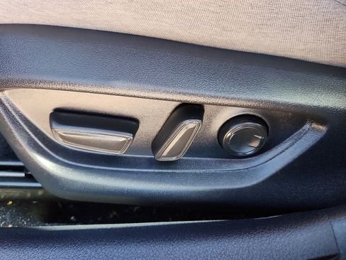 Used 2025 Toyota Camry LE image 12